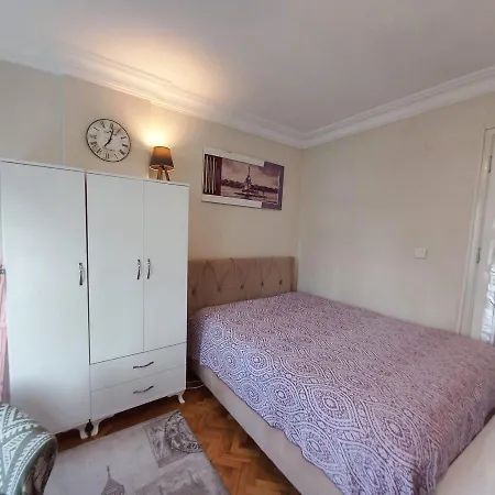 Kozyatagi, Kadikoy & Shared & Private Double Bedroom & Bathroom, Kitchen Shared Homestay Istanbul