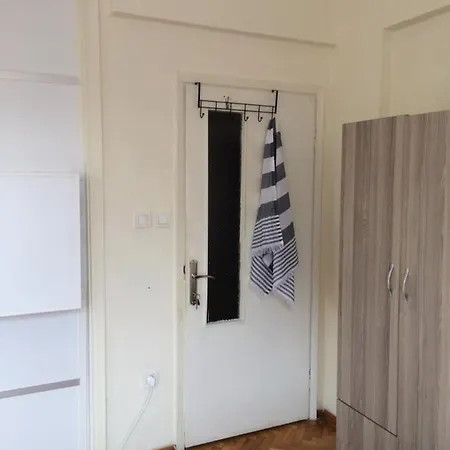 Homestay Kozyatagi, Kadikoy & Shared & Private Double Bedroom & Bathroom, Kitchen Shared *
