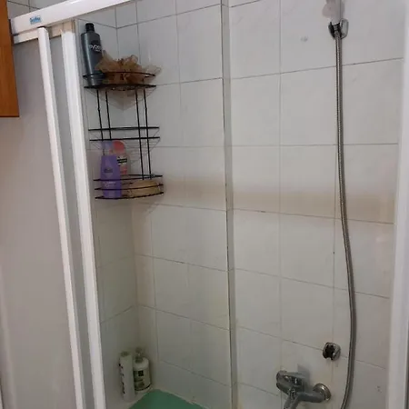 Homestay Kozyatagi, Kadikoy & Shared & Private Double Bedroom & Bathroom, Kitchen Shared Istanbul